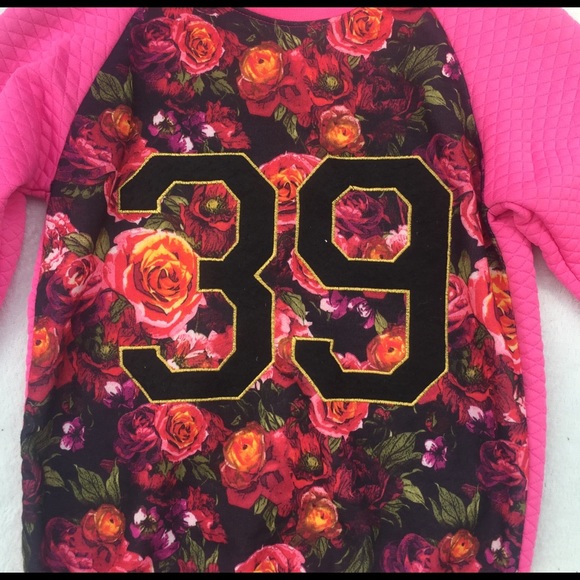 NYC 39 Floral Sweater - Picture 2 of 6